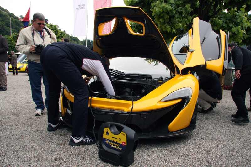 Illustration for article titled Jump-Starting The McLaren P1 Turned Out To Be Difficult